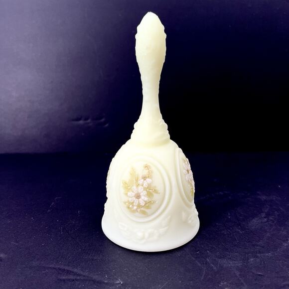 Fenton Satin Uranium Custard Glass Bell Hand Painted Daisies - Signed - Picture 2 of 8